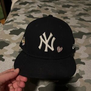 New Era Yankee Heart Navy Blue 59fifty Cap